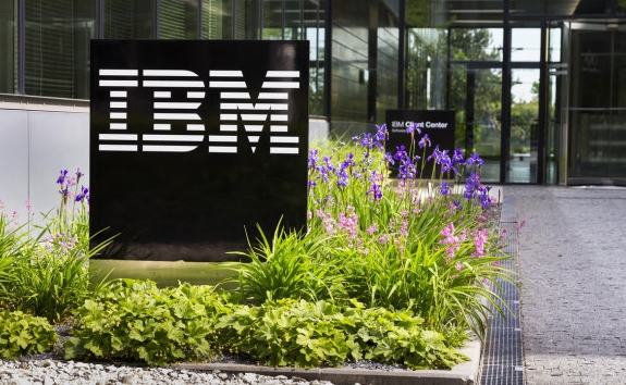 IBM enregistre la plus forte hausse de son chiffre d’affaires trimestriel depuis trois ans
